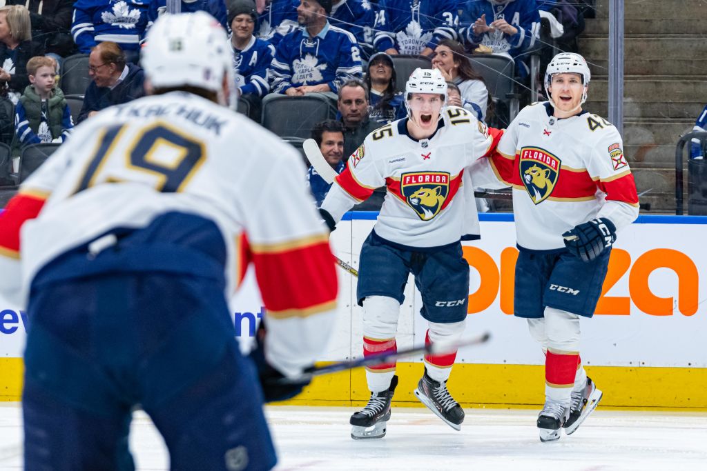 Florida Panthers top Maple Leafs, take Game 1 of second-round series