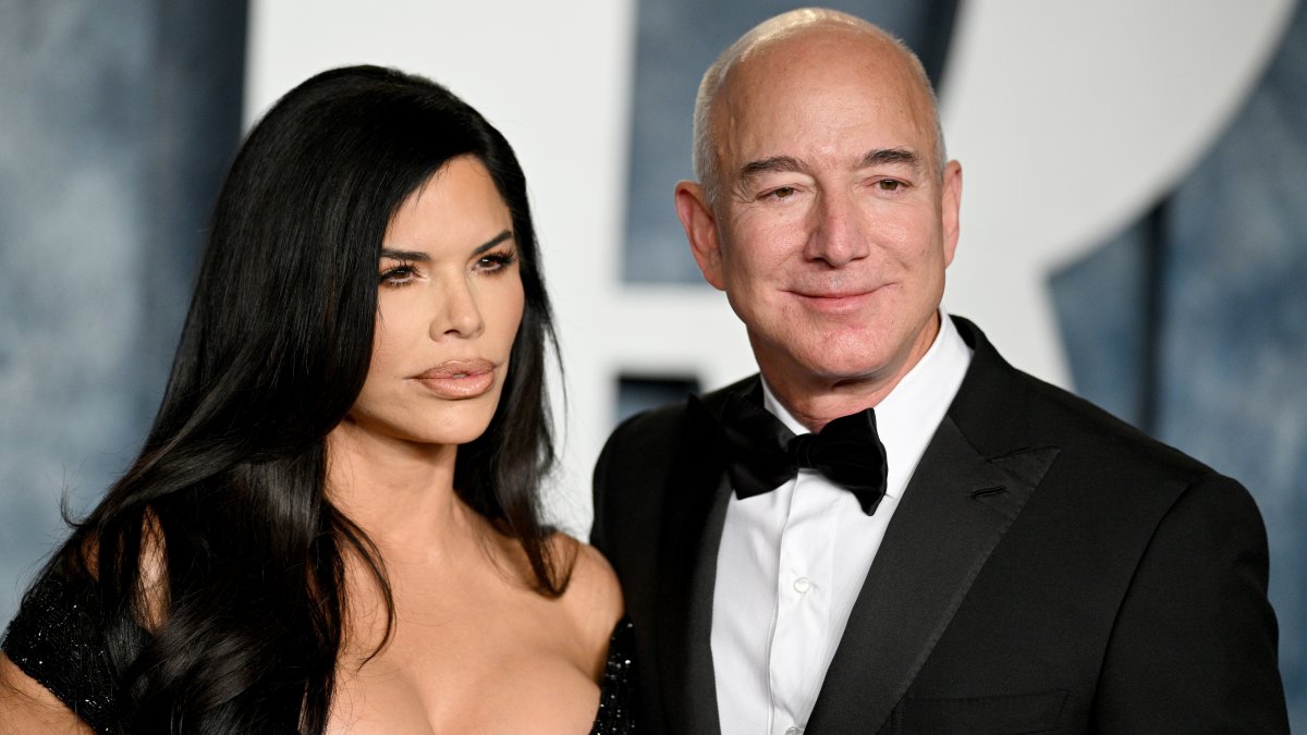 Inside Jeff Bezos’ Mysterious Private World: A Dating Flow Chart, That Booming Laugh and Many Billions