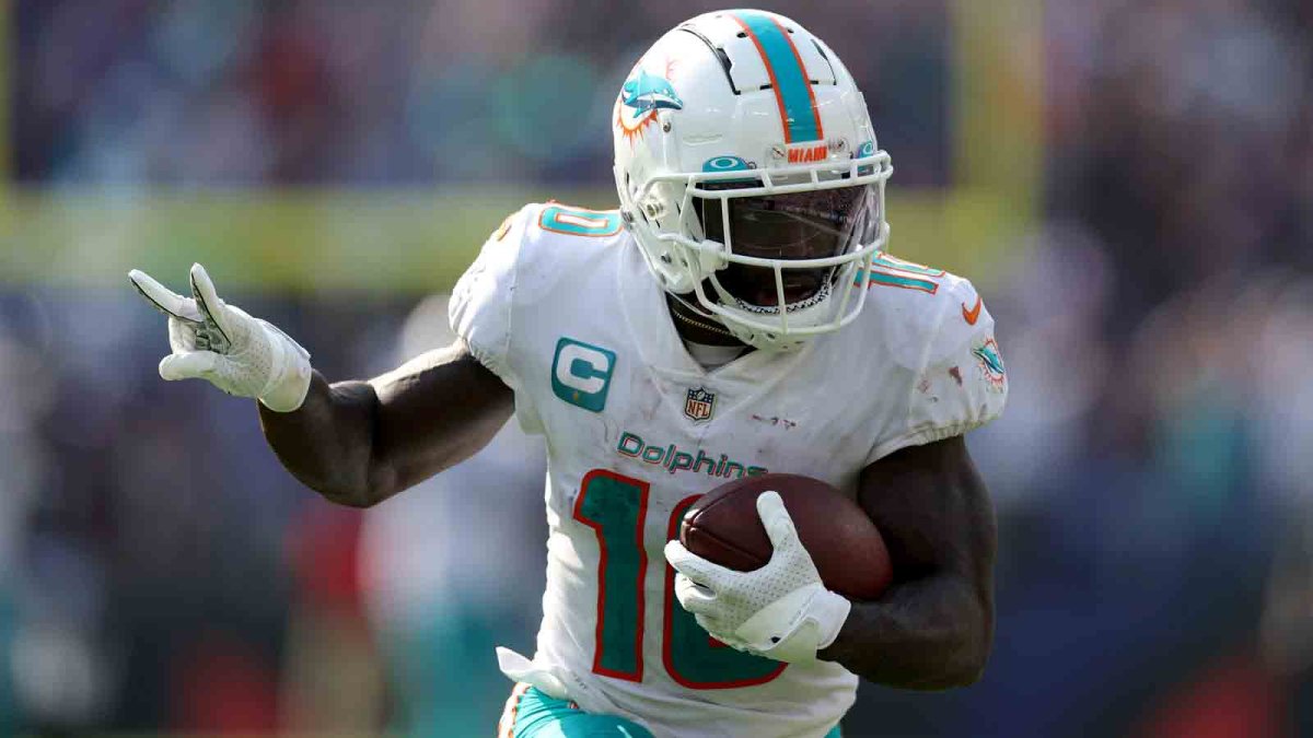 Miami Dolphins' Tyreek Hill accused of slapping employee in boat dispute,  reports say 