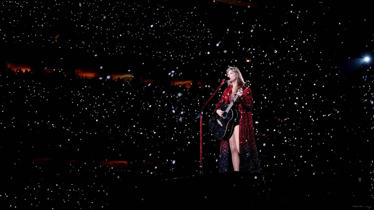 Taylor Swift Defends Lover From Protection In the course of Eras Tour in Philadelphia: ‘Hey, Halt!’