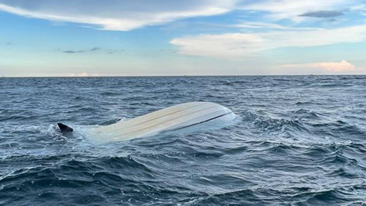 Coast Guard Rescues 3 After Boat Capsizes Near Port Everglades Nbc 6