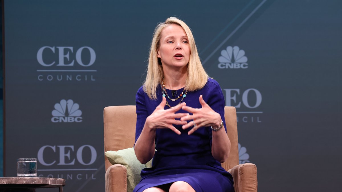 Former Yahoo CEO Marissa Mayer Bets on Digital Problem That Apple IOS 17 Is Focused on, Too - Vimarsana News