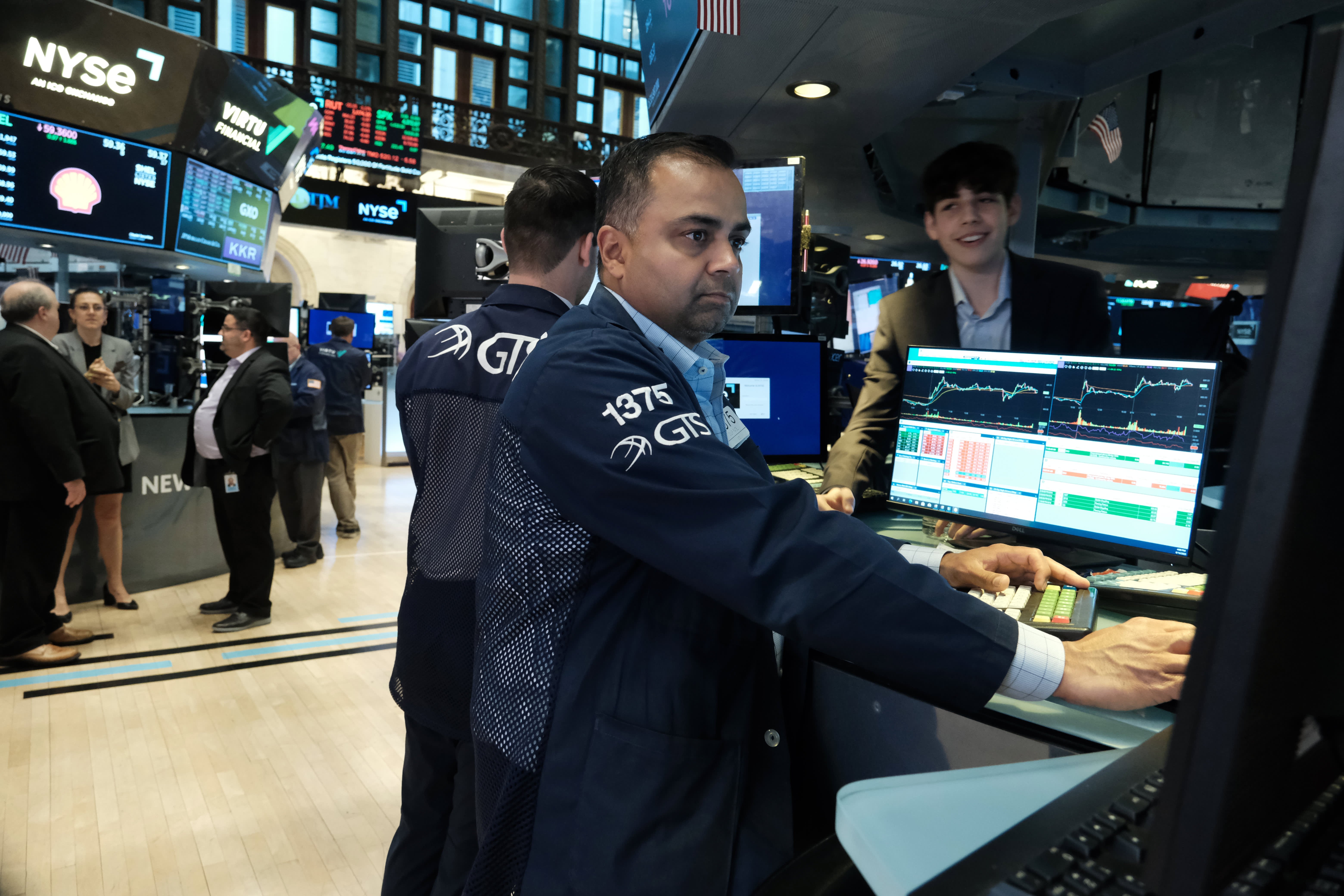5 Things to Know Before the Stock Market Opens Tuesday - Vimarsana News