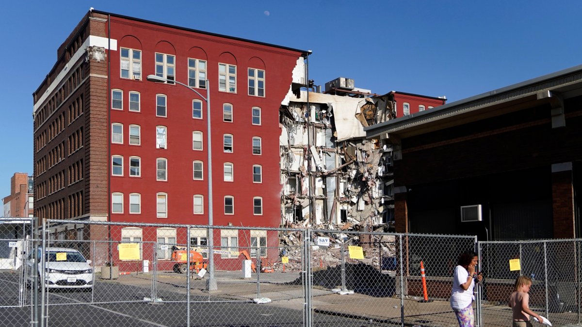 Residents of Collapsed Iowa Building Were Allowed to Stay as Reports Noted Crumbling Risk – NBC 6 South Florida - Vimarsana News