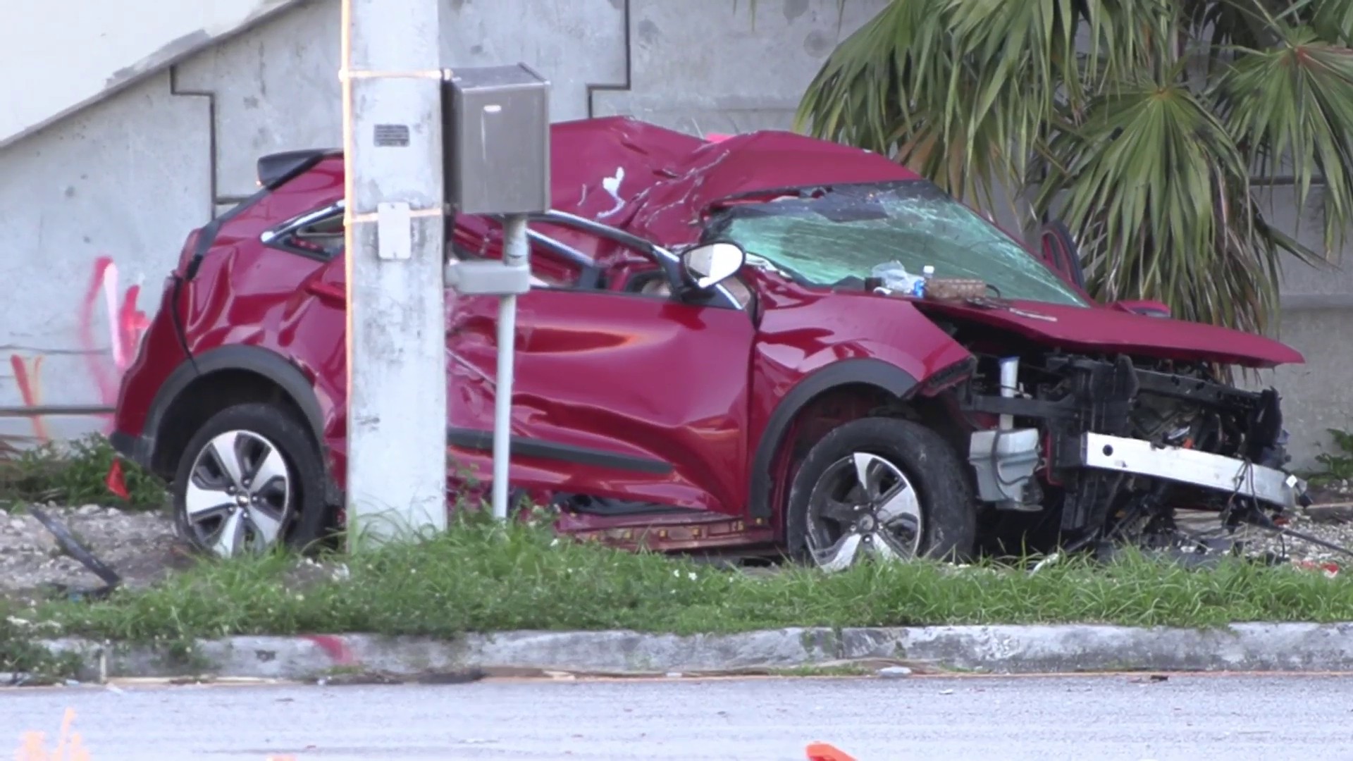 Starkey Road crash leaves 1 dead, 1 seriously injured and car