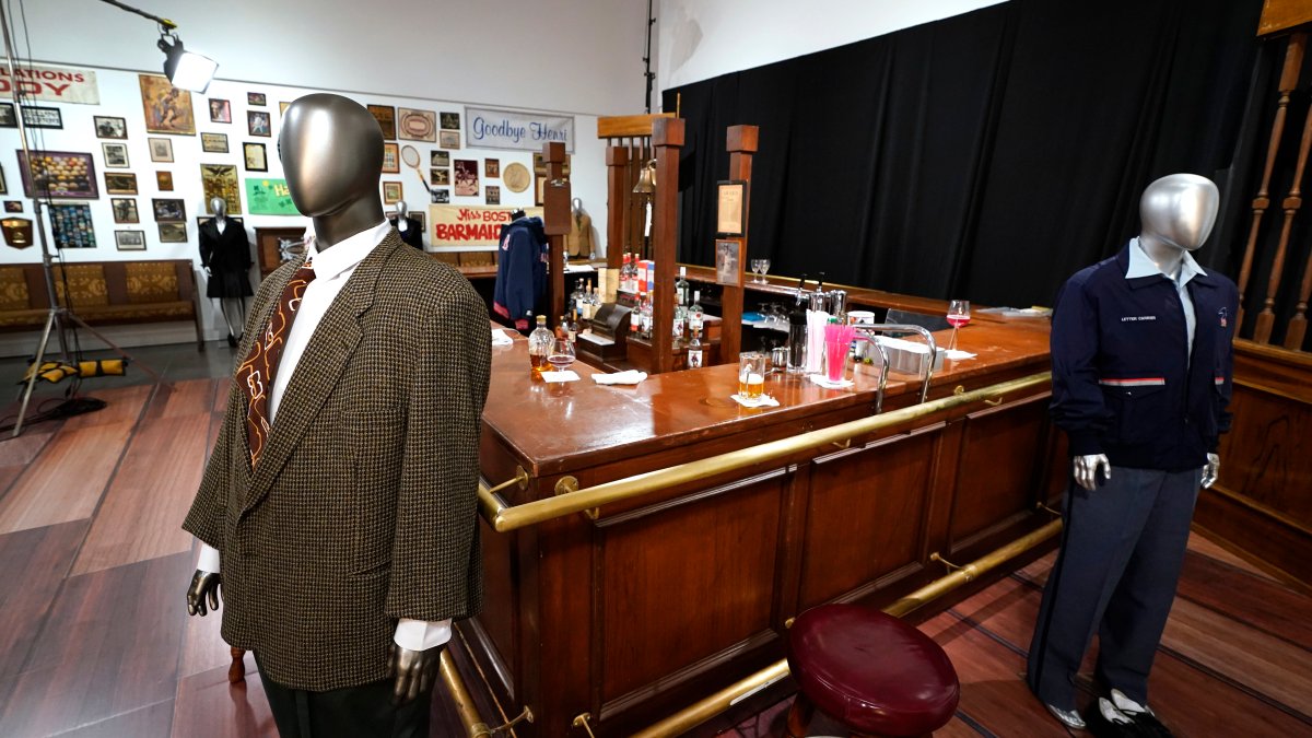 ‘Cheers’ bar sells for 5,000 at auction of items from vintage Television set reveals