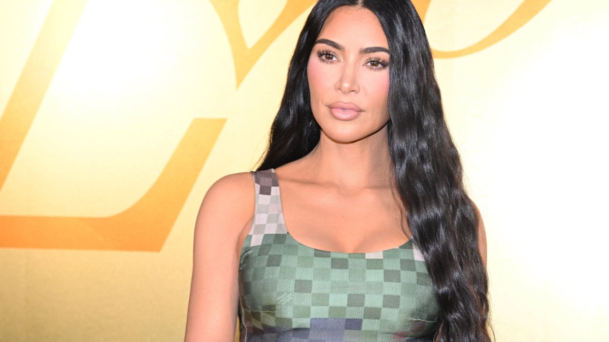 Kim Kardashian shares she broke her shoulder