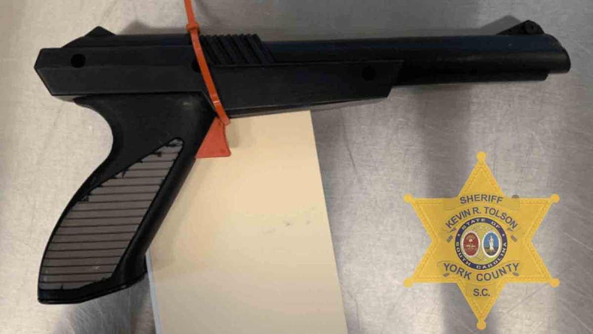 Man Arrested After Using Nintendo 'Duck Hunt' Gun to Rob Store – NBC 6 South Florida - Vimarsana News
