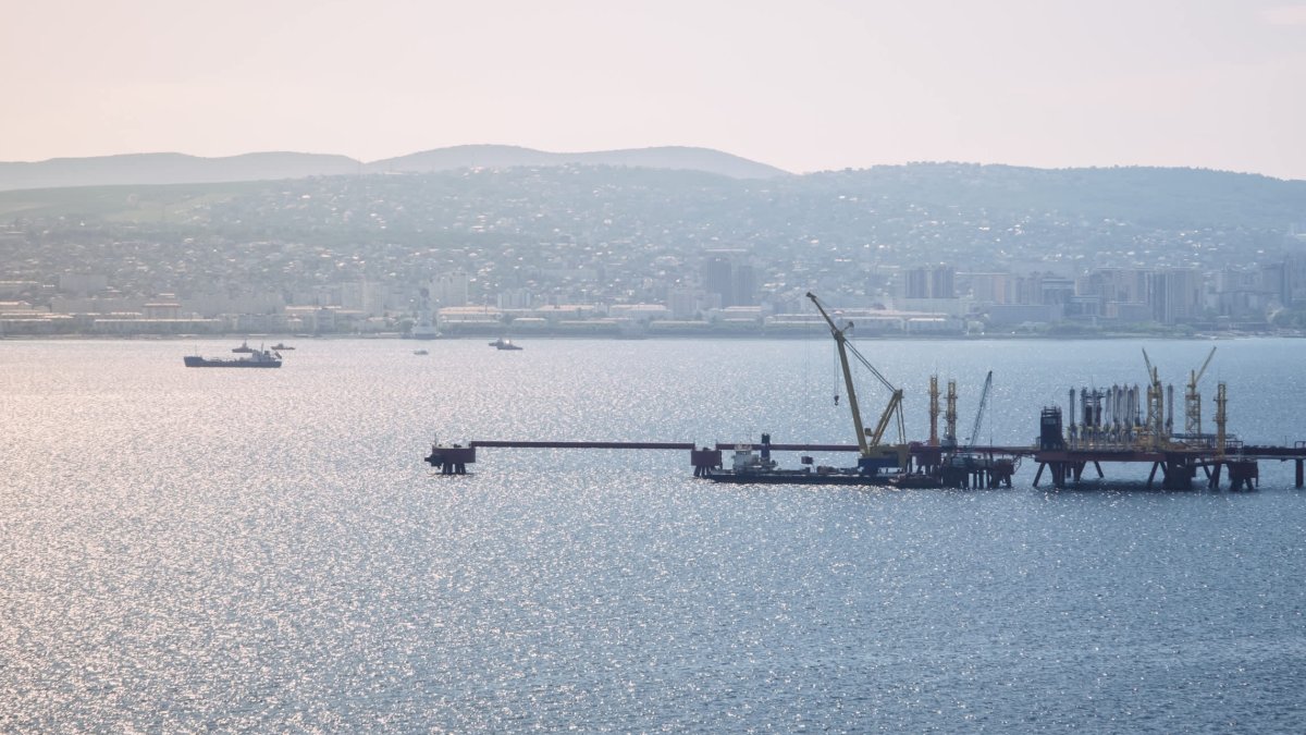 Russia's crude price exceeds G7 price cap as market braces for supply crunch - Vimarsana News
