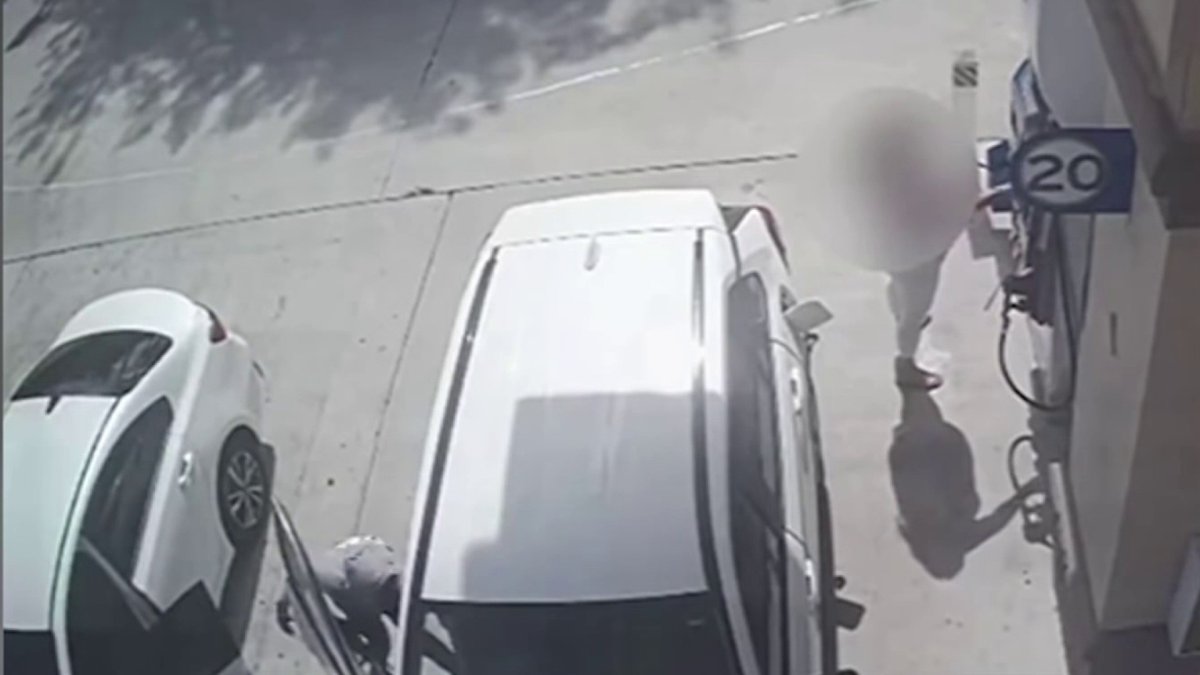 Video: Man steals purse while woman pumps gas at Miramar station – NBC ...