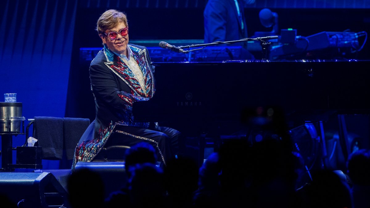Elton John bids an psychological farewell as he finishes his closing tour: ‘I’m striving to approach it’