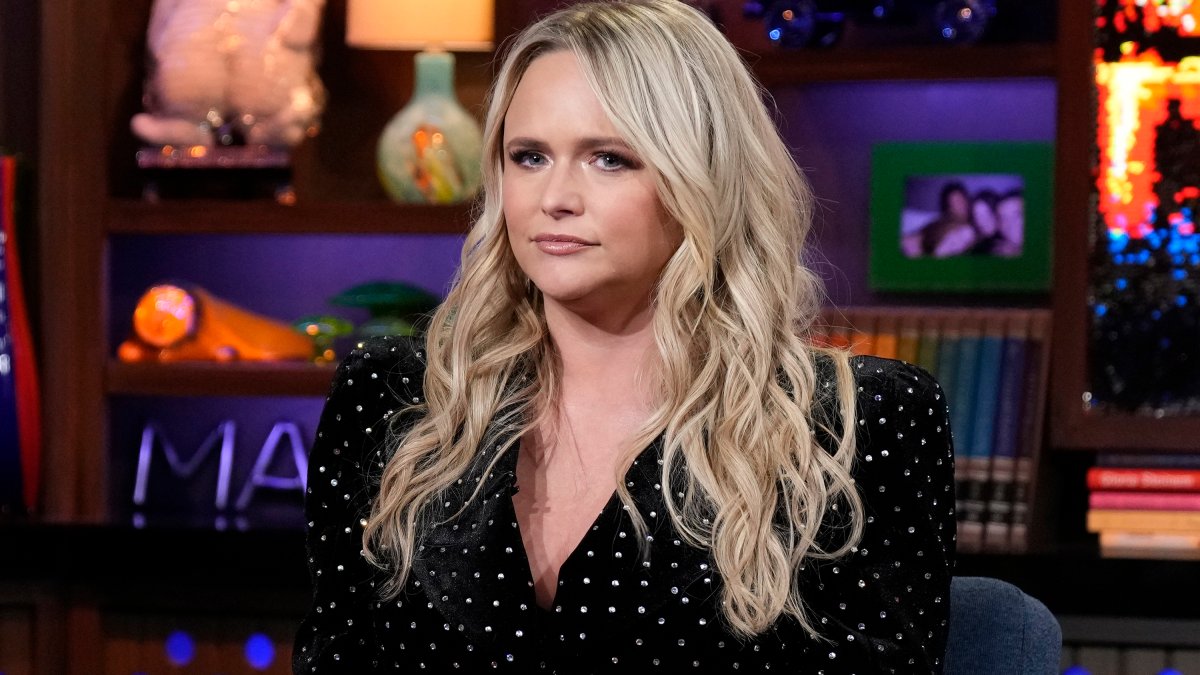 Miranda Lambert states she ‘raised a little hell’ after live performance selfie incident