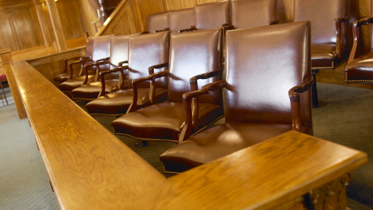 Oklahoma judge caught on video texting and scrolling on phone during trial – NBC 6 South Florida - Vimarsana News