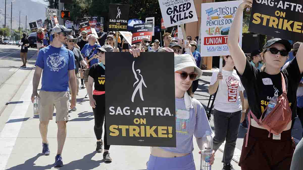 Some actors are building videos for the duration of the SAG-AFTRA strike. Here’s why