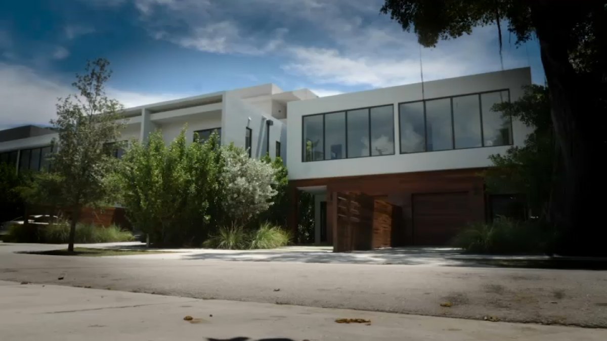 Coconut Grove property buyers stew as search is on for millions traced to developer's 'murky' transactions – NBC 6 South Florida - Vimarsana News