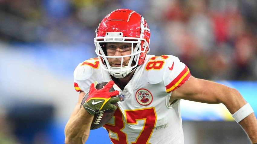 Kansas City Chiefs tight end Travis Kelce (87) breaks free for a long touchdown during the NFL regular season game between the Kansas City Chiefs and the Los Angeles Chargers on November 20, 2022, at SoFi Stadium in Inglewood, CA.