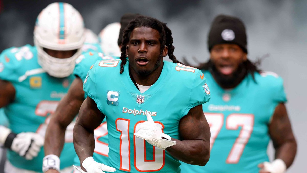 Dolphins’ Tyreek Hill reaches settlement to resolve Miami marina incident