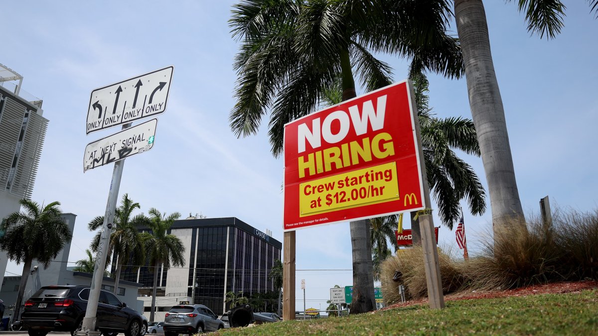 'Soft landing, no recession,' Bank of America now predicts. Here's what consumers can expect – NBC 6 South Florida - Vimarsana News