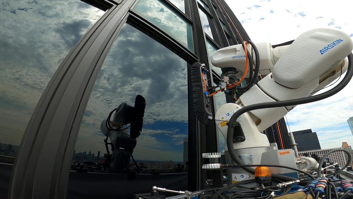 Window-washing robots are working on Manhattan skyscrapers - Vimarsana News