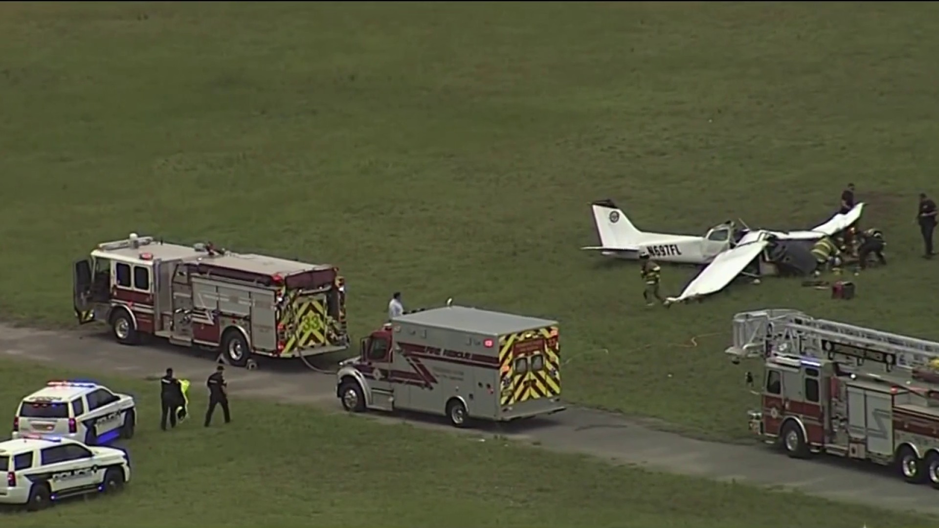 2 People Dead, 1 Critically Injured After Plane Crashes In North Perry ...