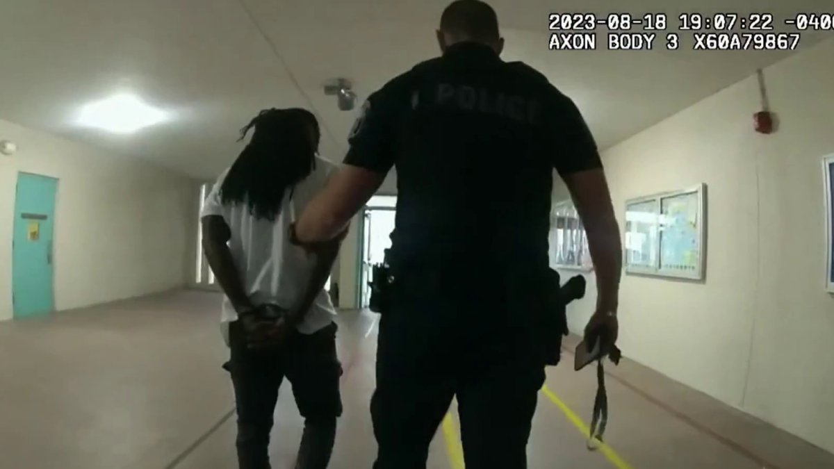 Man arrested for bringing loaded gun to child’s elementary school in ...