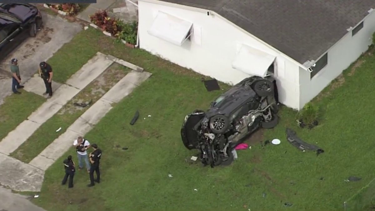 4 in custody after police chase ends in rollover crash in Fort ...