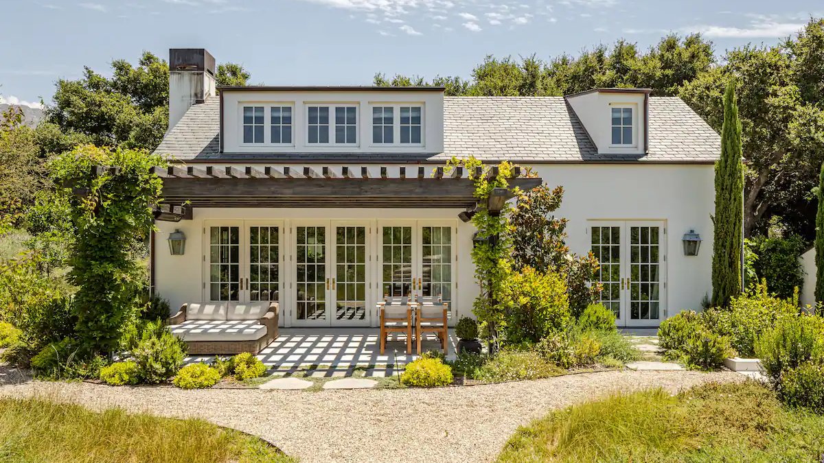 Here’s how to rent Gwyneth Paltrow’s guesthouse on Airbnb