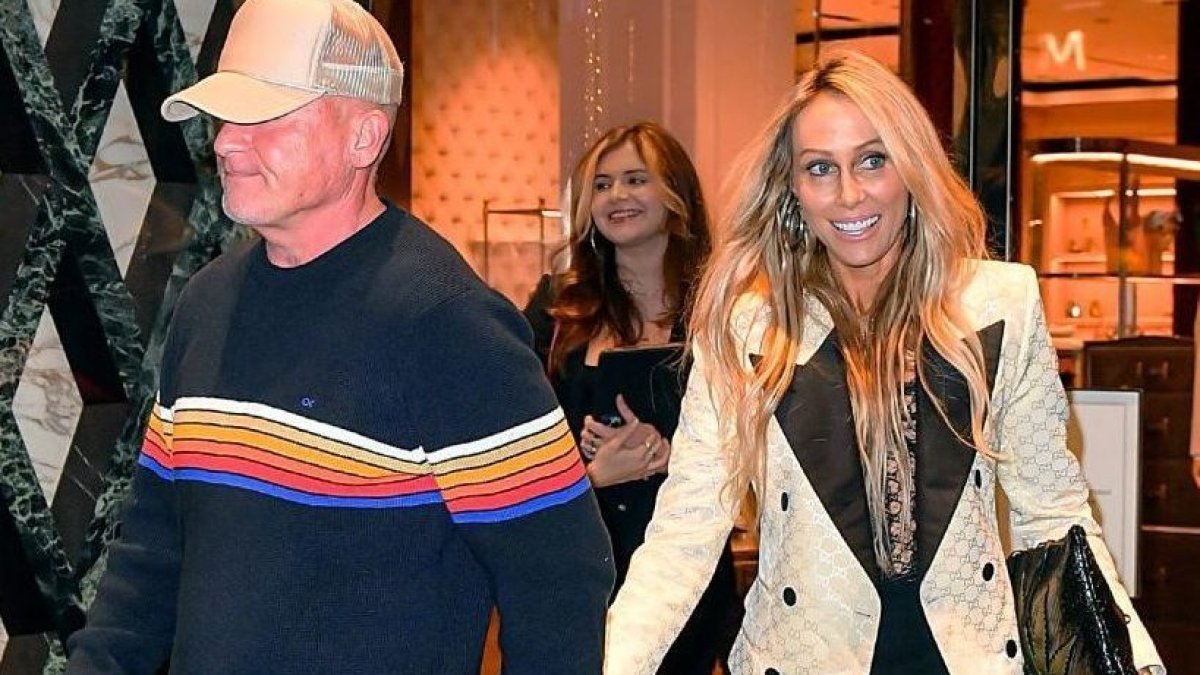 Miley Cyrus’ mom Tish Cyrus marries ‘Prison Break’ actor Dominic Purcell in Malibu wedding day