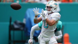 MIAMI GARDENS, FL – AUGUST 05: Miami Dolphins wide receiver Braxton Berrios (0) catches a pass during the Miami Dolphins Training Camp on Saturday, August 5, 2023 at Hard Rock Stadium, Miami Gardens, Fla. (Photo by Peter Joneleit/Icon Sportswire via Getty Images)