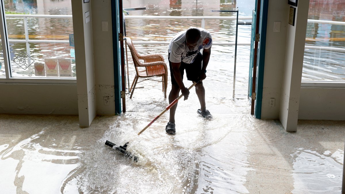 Recovery efforts begin in Florida in the wake of now Tropical Storm Idalia - Vimarsana News