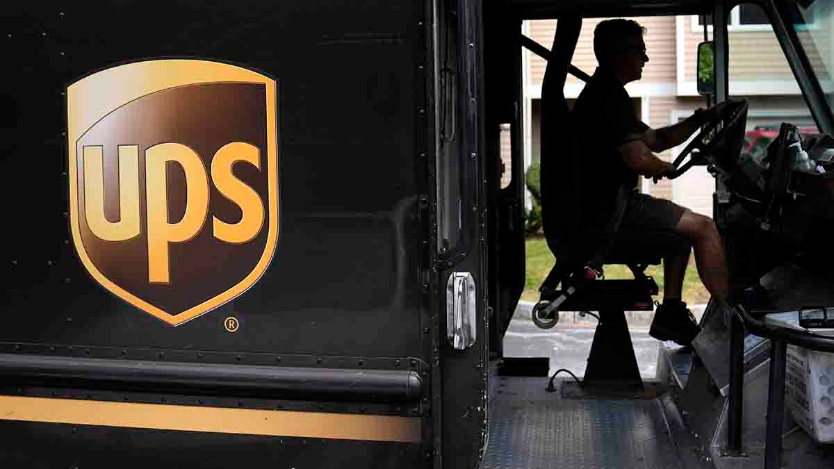 UPS workers approve new contract with hard-fought pay and safety gains – NBC 6 South Florida - Vimarsana News