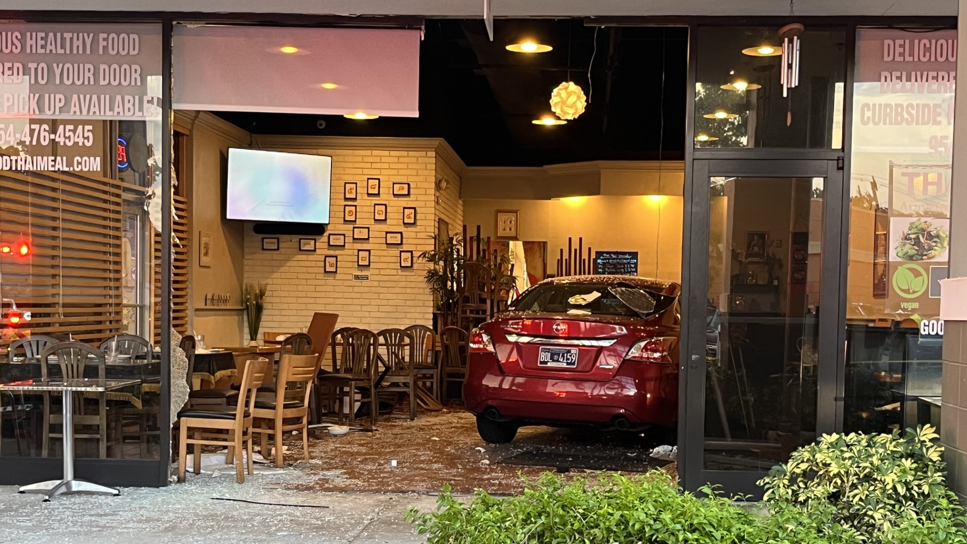 20 People Hurt After Car Crashes Into Restaurant In Plantation – NBC 6 ...