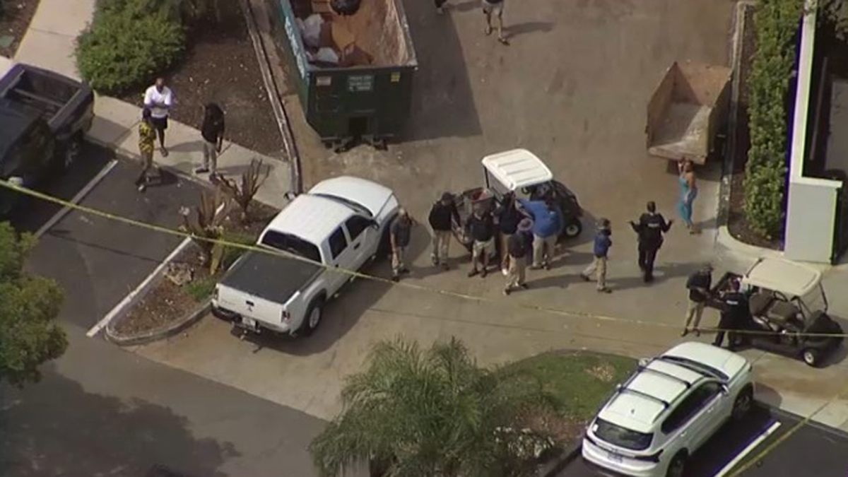 2 people hurt, suspects sought after shooting in Pembroke Pines