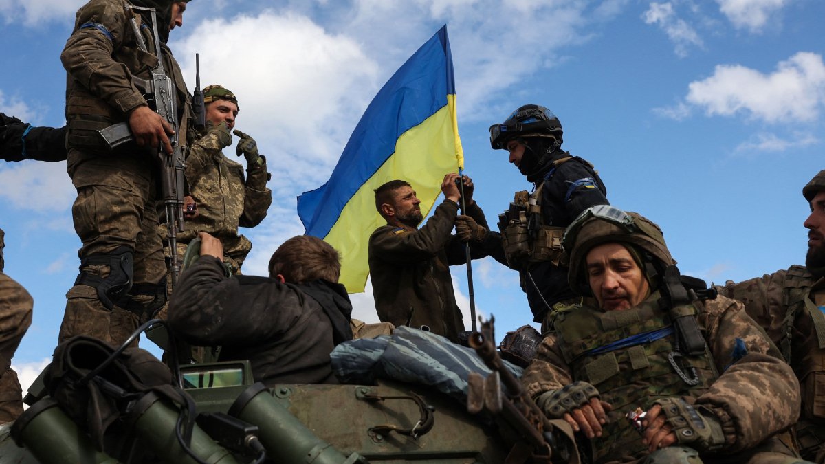 Ukraine war live updates: Russia likely reinforcing defenses as Ukrainians make gains, advancing in grueling counteroffensive - Vimarsana News