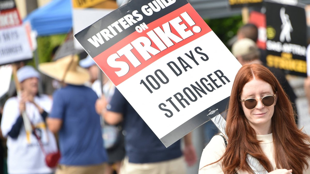 Hollywood studios, writers around arrangement to finish strike, hope to finalize offer Thursday, sources say