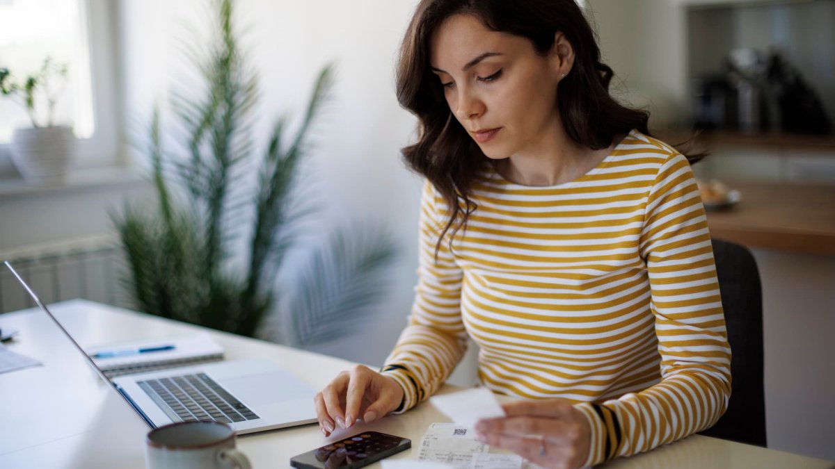 Federal student loan payments resume soon: borrowers struggle to reach companies - Vimarsana News