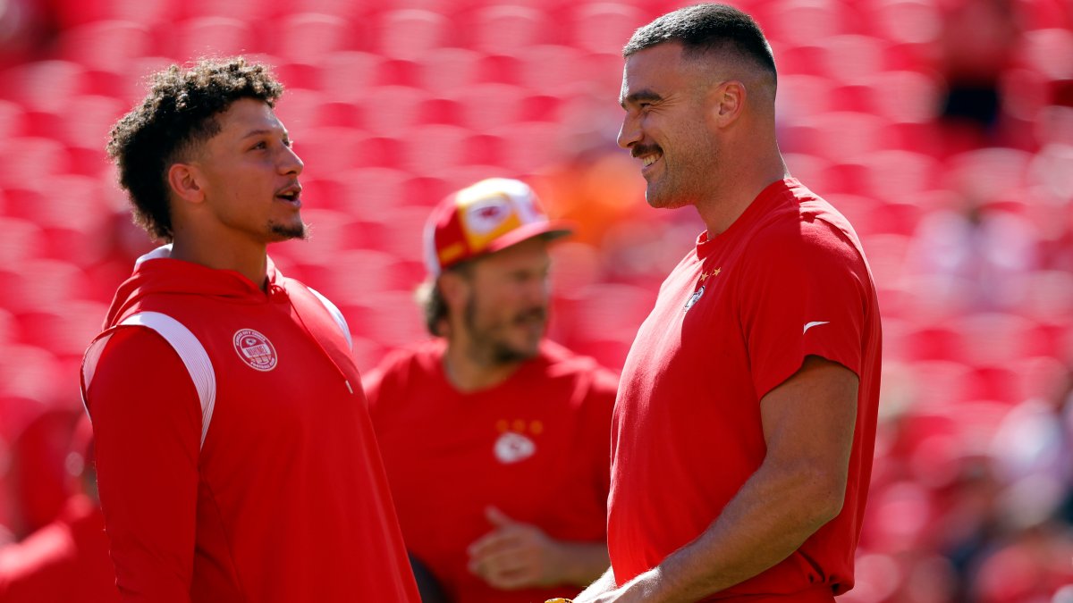 Patrick Mahomes ‘felt a small bit of pressure’ for Travis Kelce to rating with Taylor Swift watching