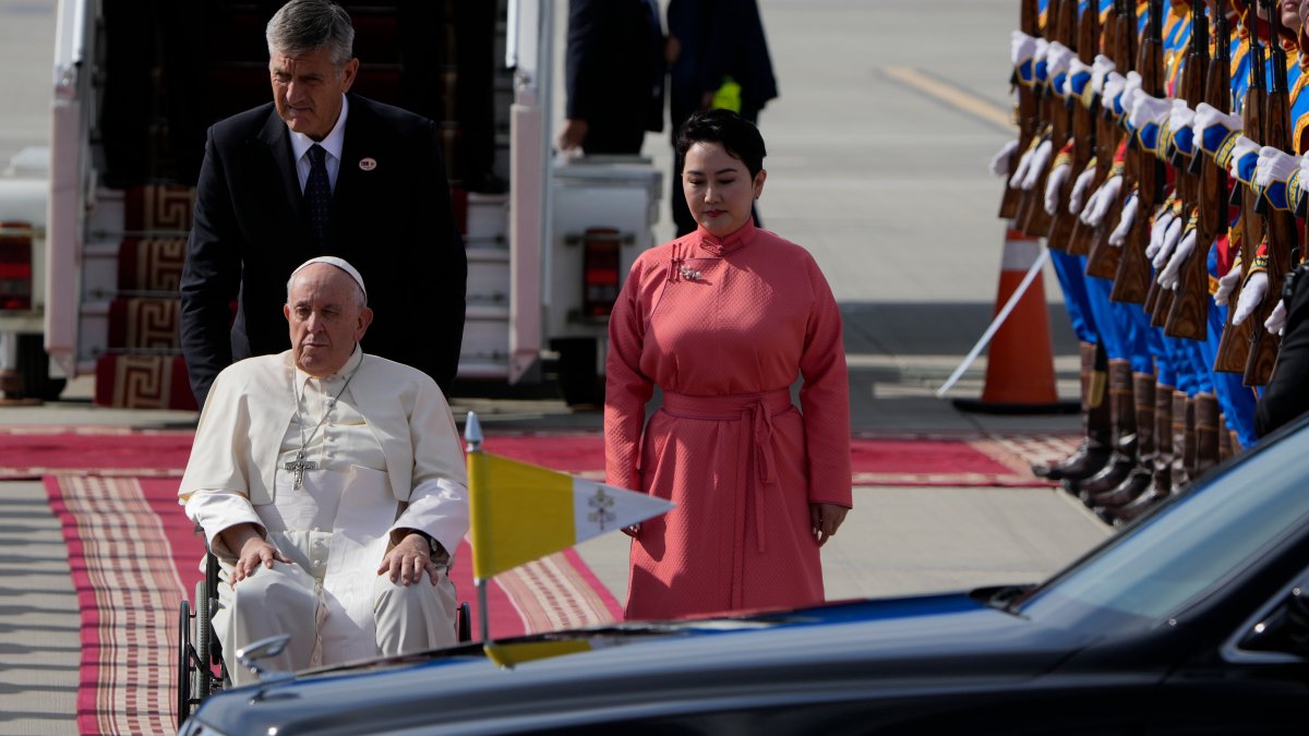 Pope Francis arrives in Mongolia amid strained relations with Russia and China – NBC 6 South Florida - Vimarsana News