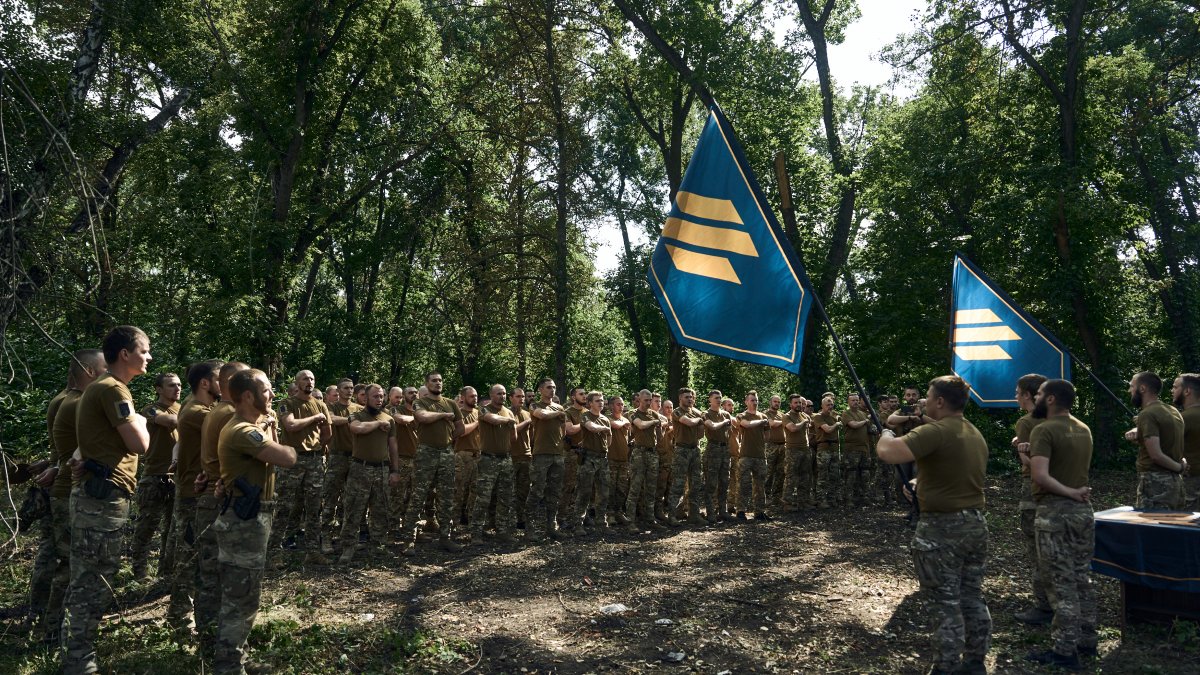 Ukrayna Devlet Başkanı Zelenskyy, savunma bakanının bu hafta değiştirileceğini söyledi – NBC 6 Güney Florida