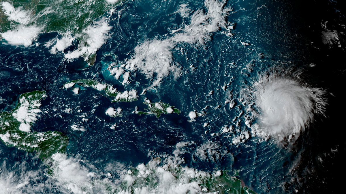 Hurricane Lee grew to have high winds as it traveled over Atlantic Ocean – NBC 6 South Florida - Vimarsana News