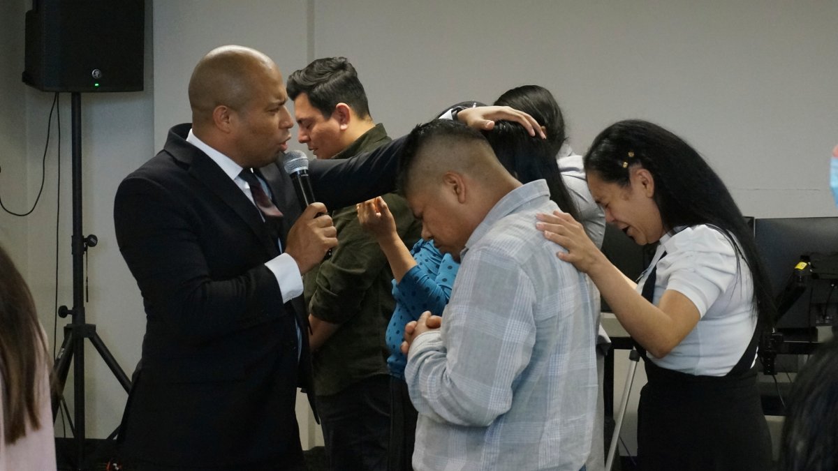 Foreign faith leaders face deportation, obstacles to maintaining legal status amid immigration crisis – NBC 6 South Florida - Vimarsana News