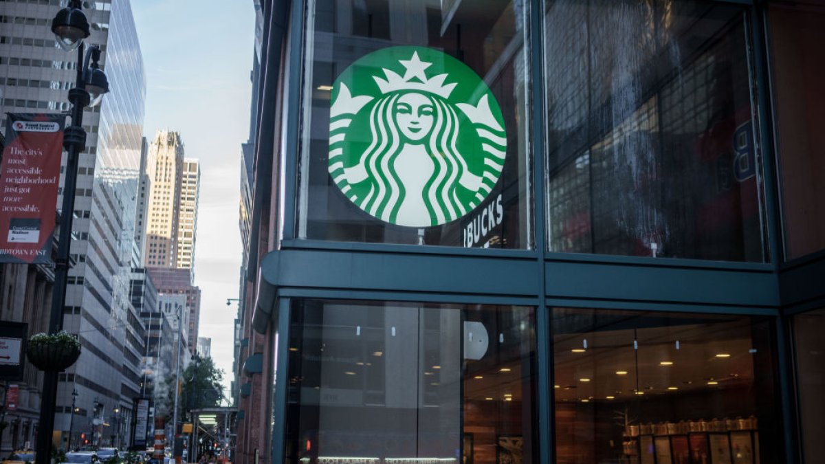 Starbucks to confront lawsuit alleging its Refresher fruit beverages are missing fruit