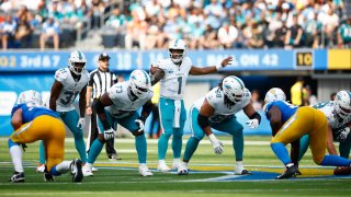 Dolphins defense makes its presence felt against Patriots