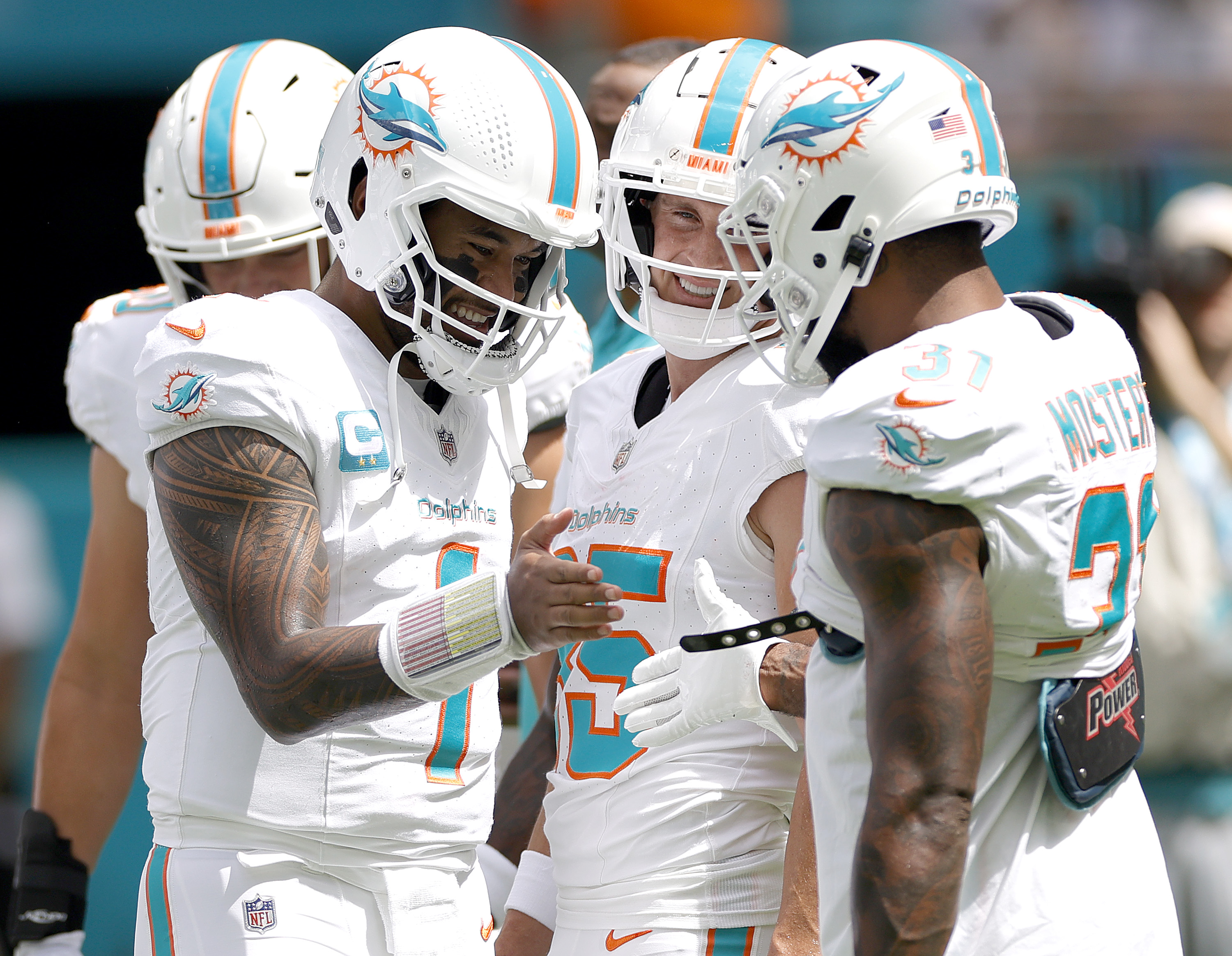 Mike McDaniel shows mercy and doesn't go for points record but the Miami  Dolphins ema