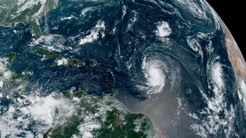 Hurricane Ian Forms New Eye as It Approaches Florida: John Morales