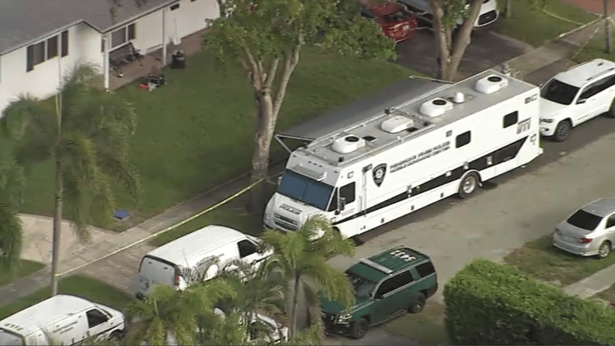 Man being evicted stabbed brother to death in his Pembroke Pines home ...