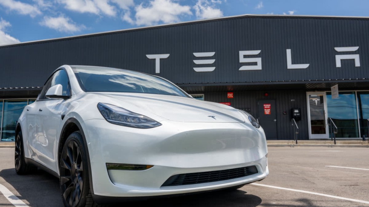 Tesla recalls nearly all vehicles to fix Autopilot monitoring system – NBC 6 South Florida - Vimarsana News
