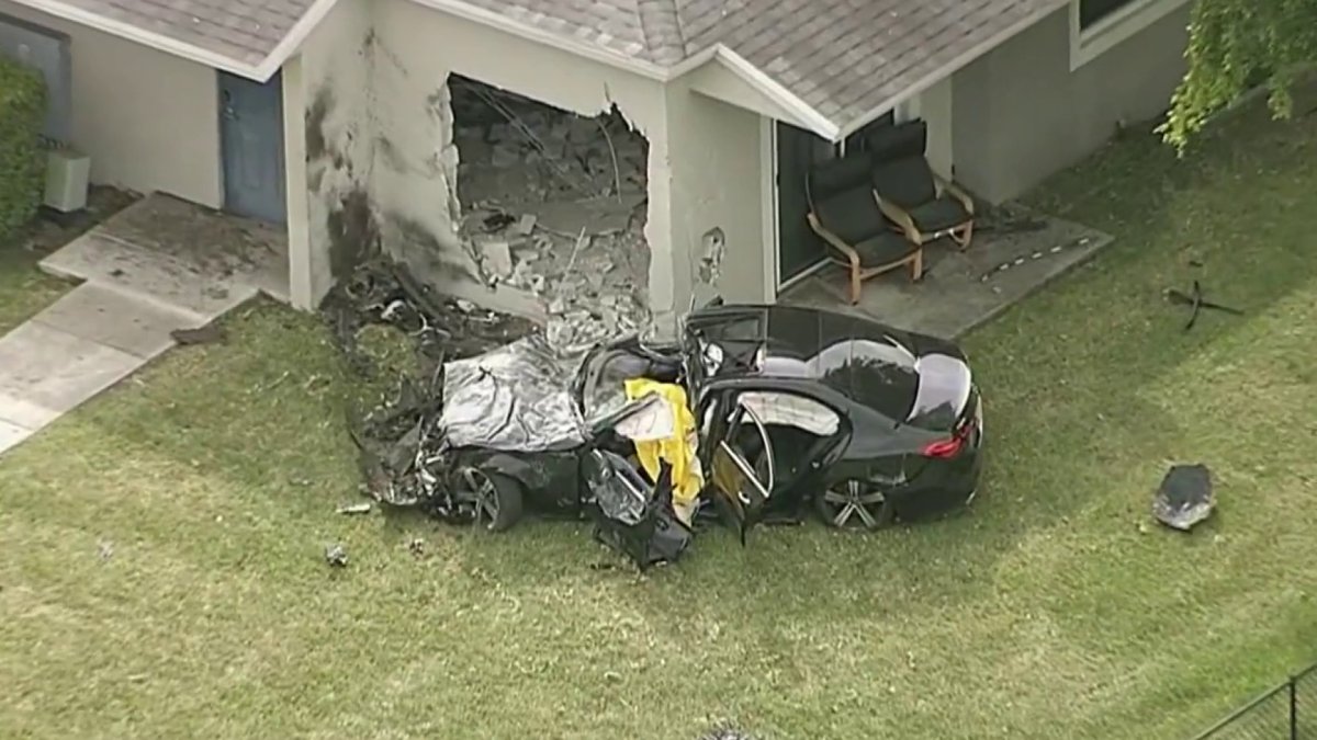 Teen driver killed after crashing into Florida City home while fleeing ...