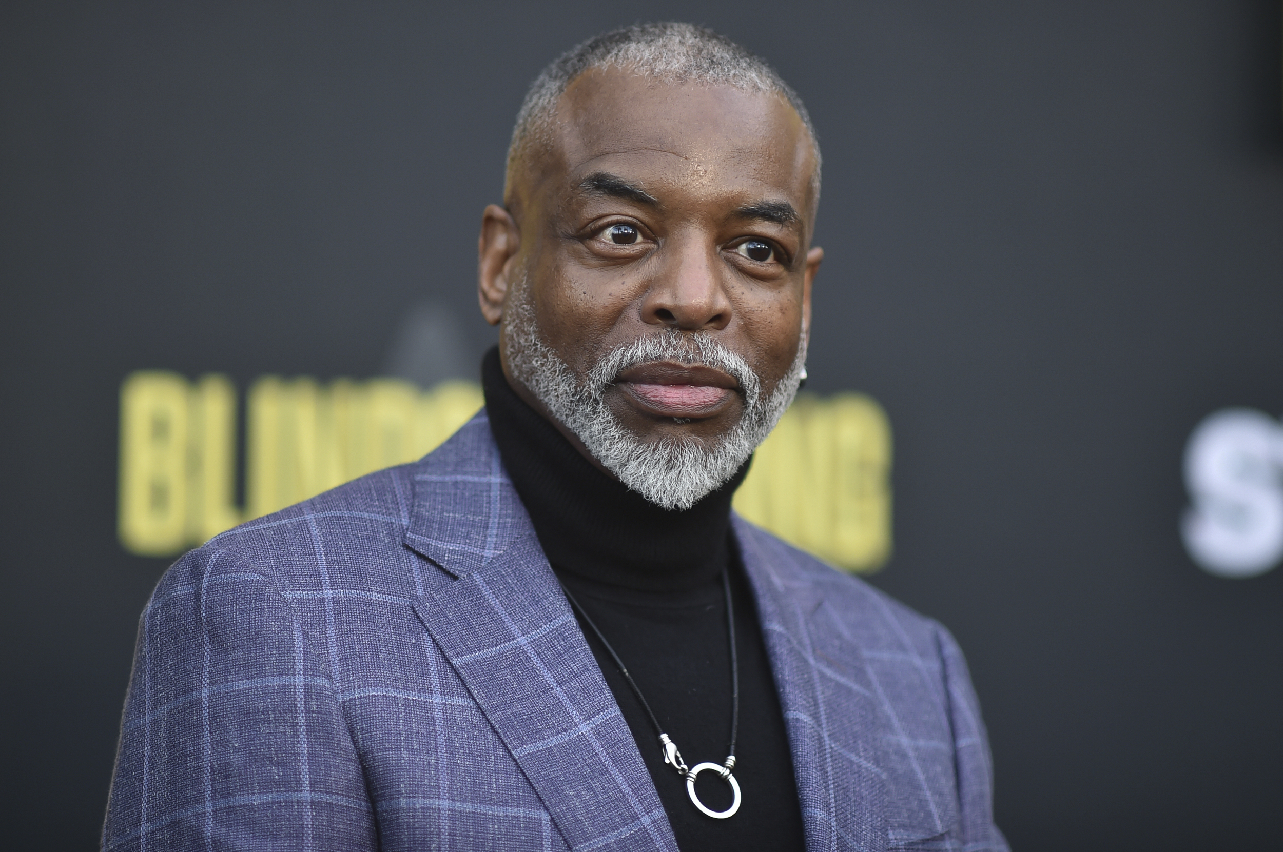 LeVar Burton will host Countrywide Ebook Awards ceremony, changing Drew Barrymore