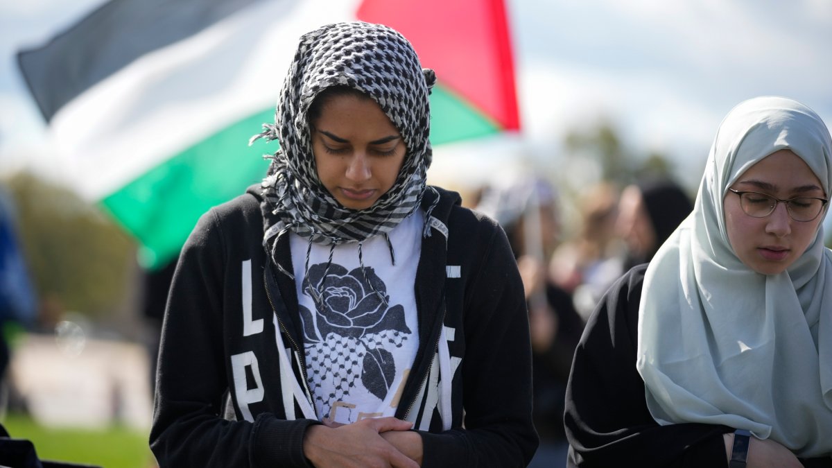 Pro-Palestinian protesters march in London as Israel-Hamas war roils the world – NBC 6 South Florida - Vimarsana News
